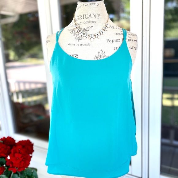 New Women’s The Limited Sleeveless Blouse - Picture 2 of 6
